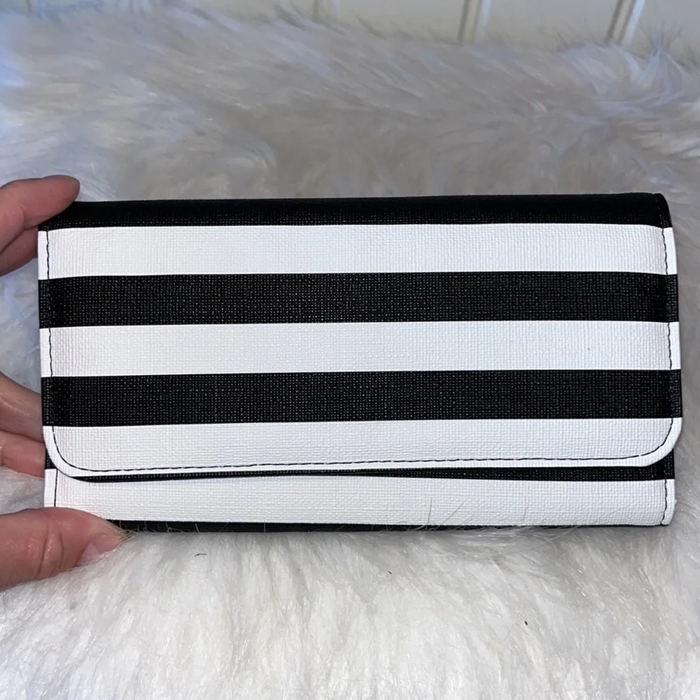 Black white striped Kut from the Kloth tri fold snap wallet like new